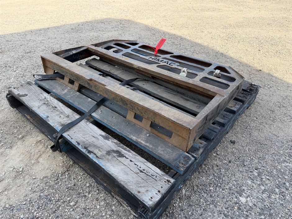 <p>1 x Himac Pallet Fork Frame</p>