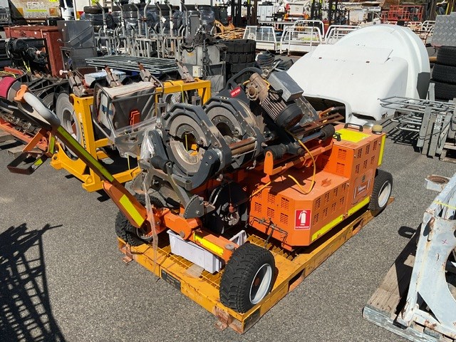 <p>Metal Skid Facer Heaterplate Pallet Of</p>