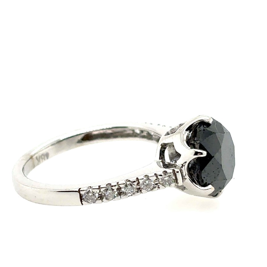 3.40ct Round Treated Black Dia. & 0.17ct 10 Stones Round White Dia. SI1-SI2