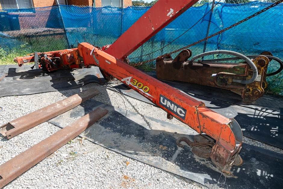 1996 Unic UR-A302 Truck Crane