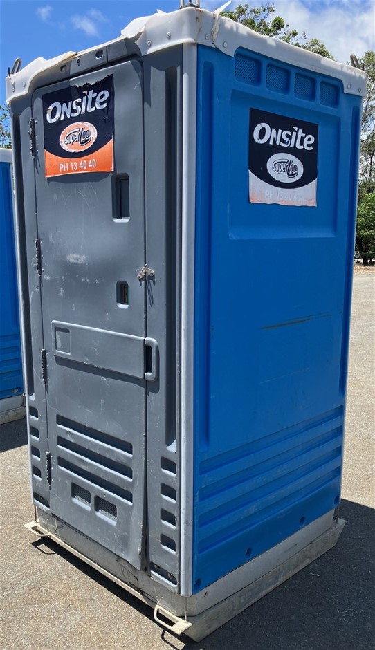 Portable Toilet - Fresh Water Flush - Burleigh Heads