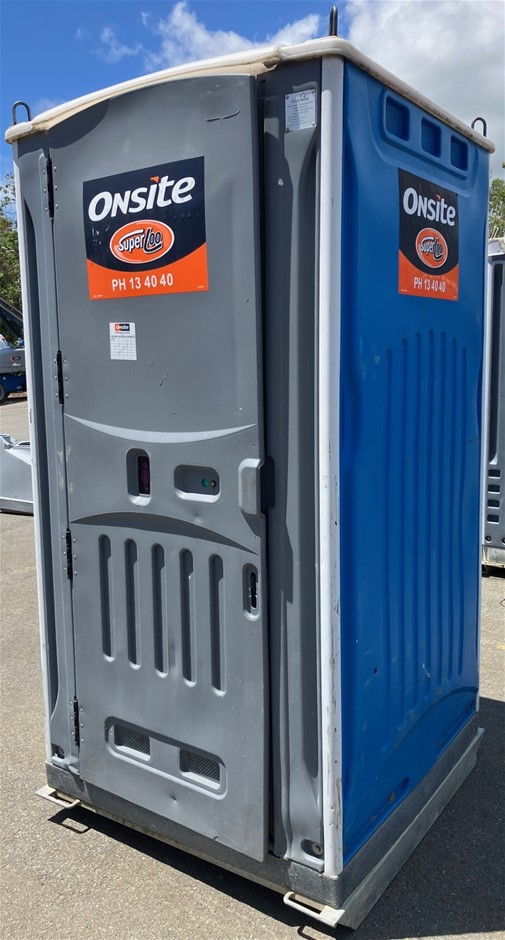 Portable Toilet - Fresh Water Flush - Burleigh Heads