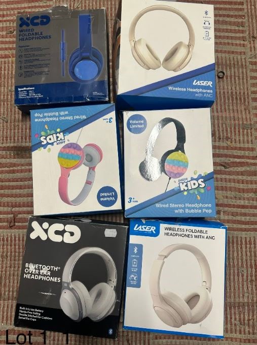 END OF LEASE AUCTION: mixed lot of headphones