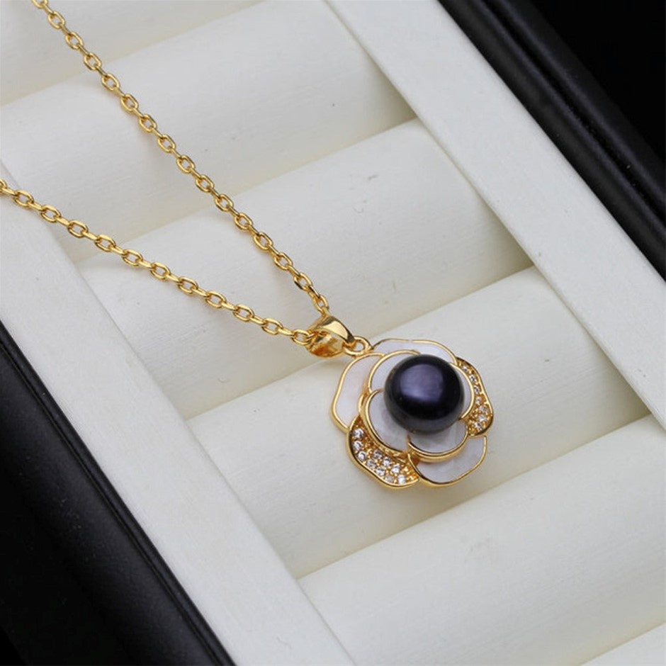 BIJ'OR - Genuine Black Freshwater Pearl Floral Necklace in Gold RRP $59