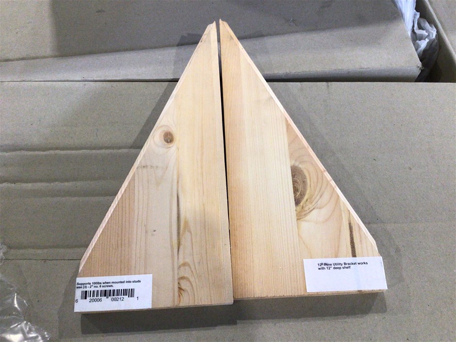 <p>Large Qty of Pine Utility Brackets, Pallet</p>