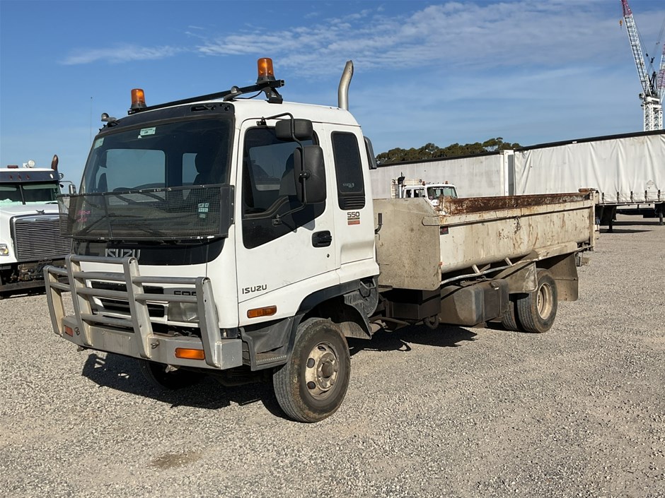 <p>2003 Isuzu  FRR 550 Long 4 x 2 Tipper Truck</p>