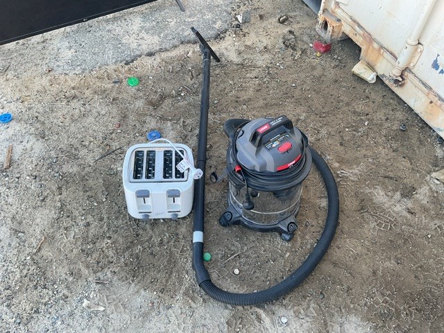 <p>Vacuum Cleaner and Toaster</p>