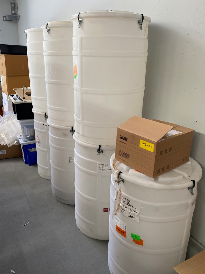 200 L Drum with Locking Lid Holders