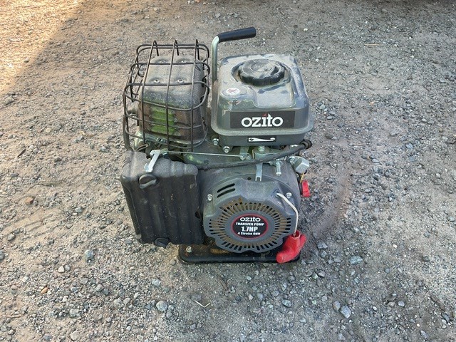 <p>Ozito 4 Stroke 1.7HP Transfer Pump</p>