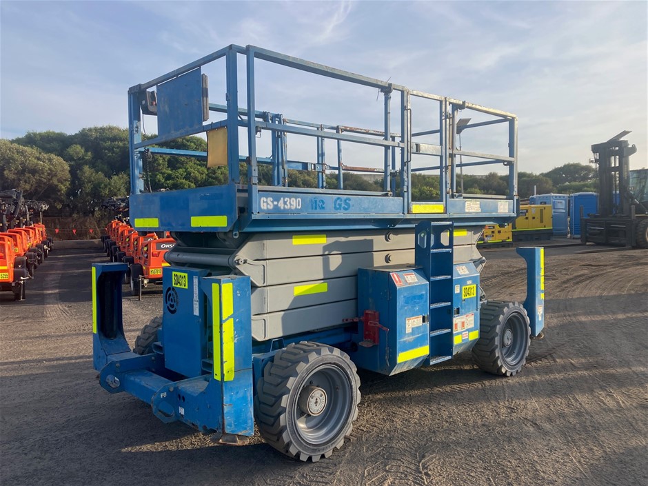 2009 Genie GS4390RT Scissor Lift - 43ft (13.0m) - Diesel - Bunbury