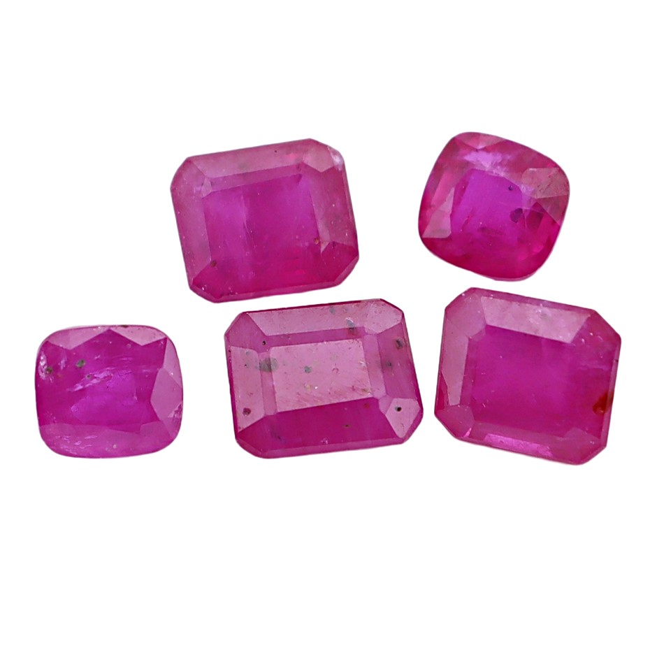 2.77 Carats Red Ruby