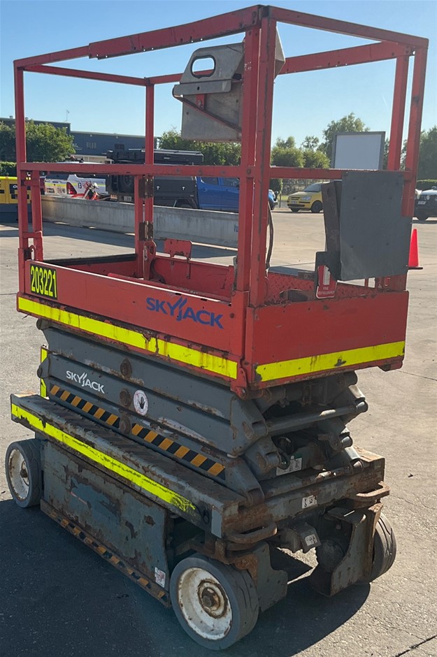 2017 Skyjack SJIII3219 Scissor Lift - 19ft (5.7m) - Electric - Emerald