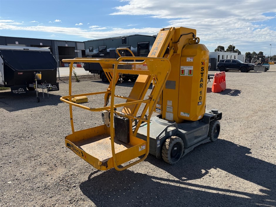 <p>2016 Haulotte Group Star10 Vertical Man Lift</p>