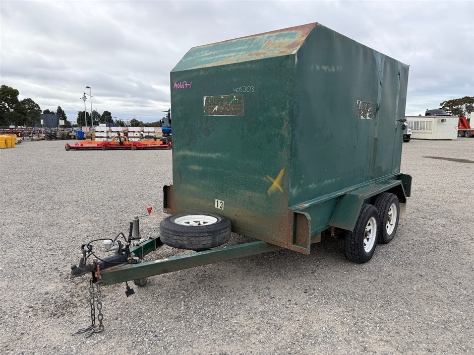 <p>2014 Tip N Go Trailers 10x5  Enclosed Tandem Box Trailer</p>