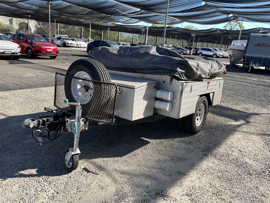 <p>2011 RongCheng RC-CPT-08 Camper Trailer</p>