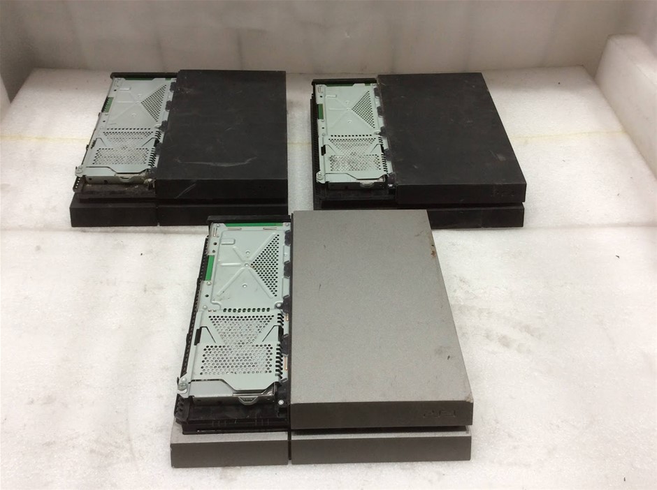 Sony PlayStation 4 Gaming Console (Lot of 3)