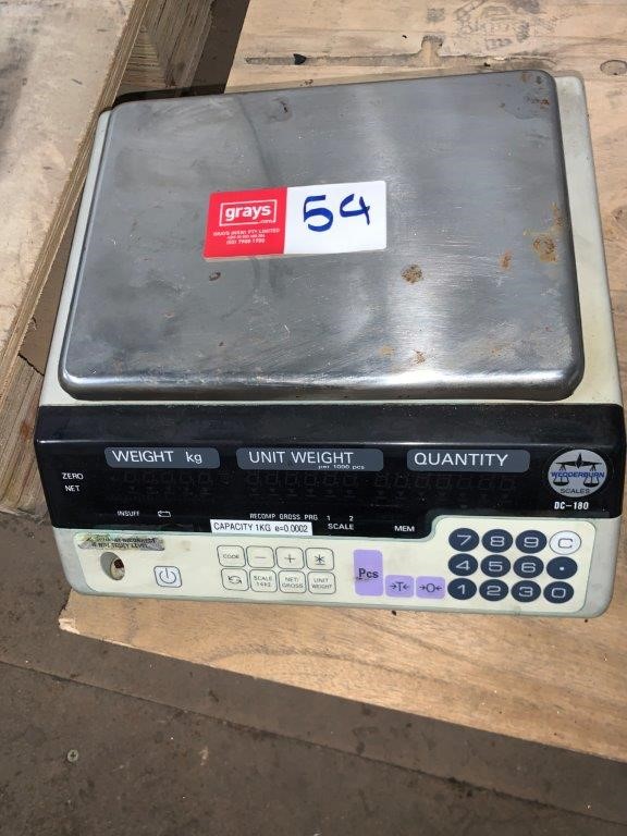 DC-180 Counting Scale