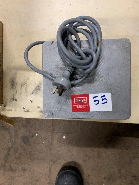 A Combined Hotplate + Magnetic Stirrer