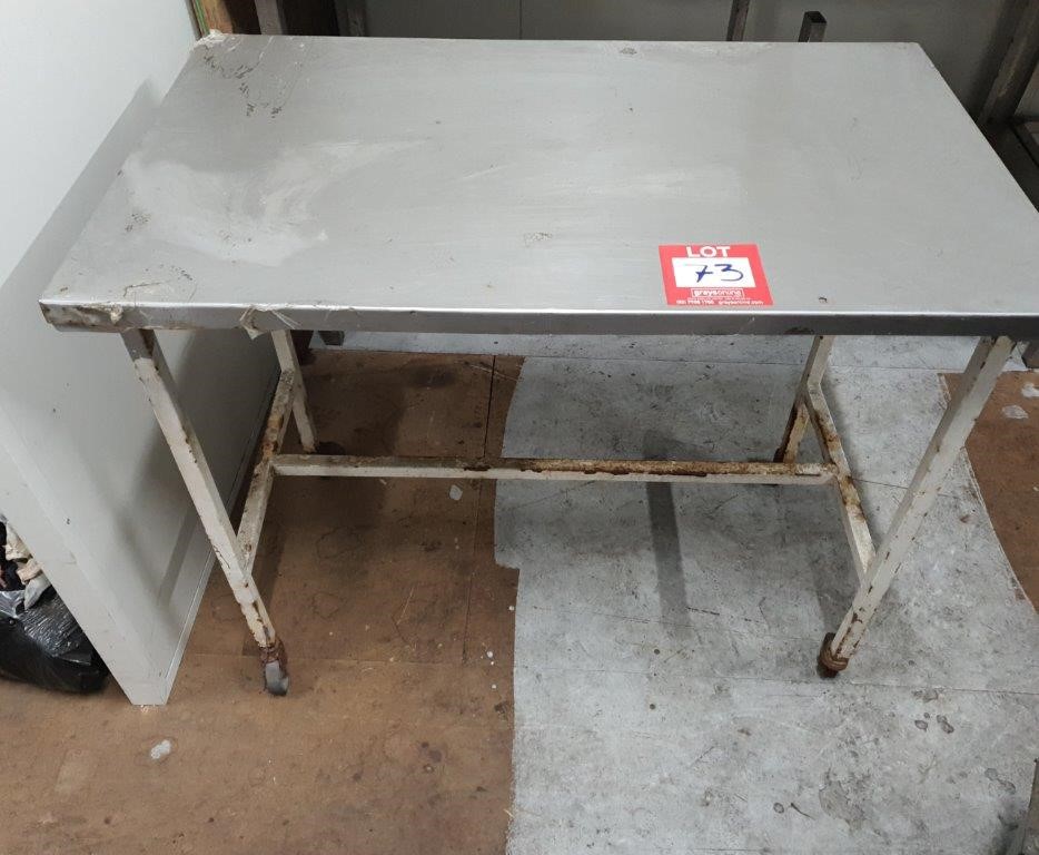 Stainless Top Table With Solid Metal Structure