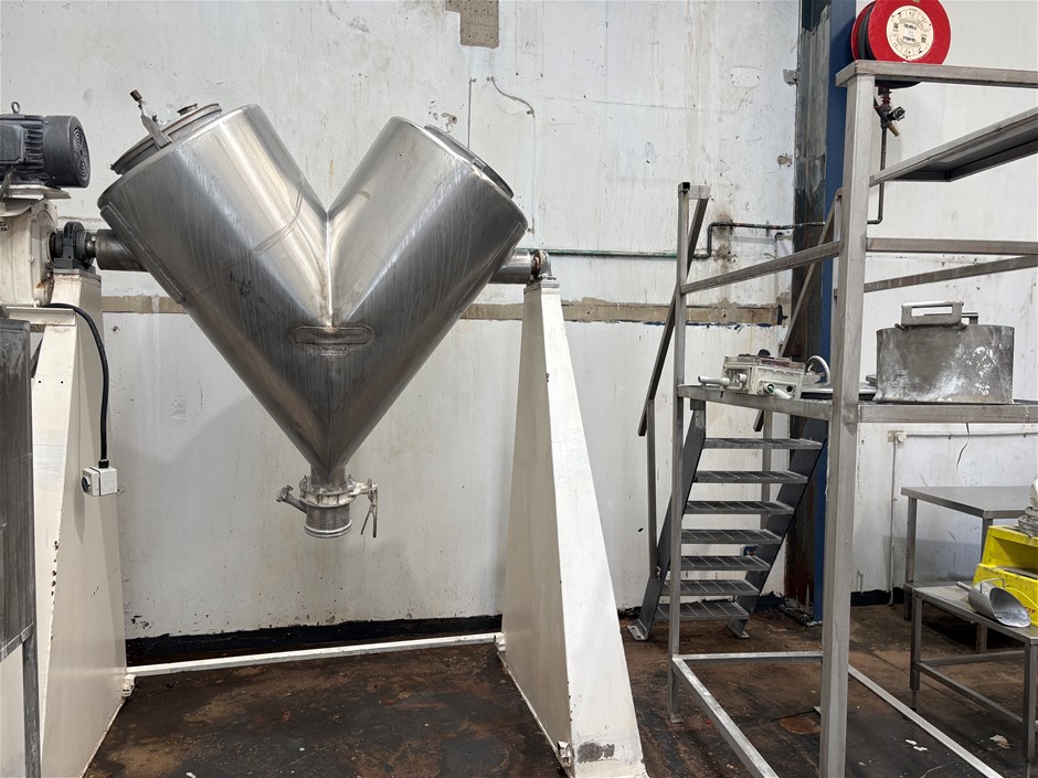 V-Blender For Mixing Powders with Precision