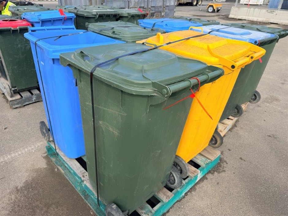 Pallet of 4 Bins