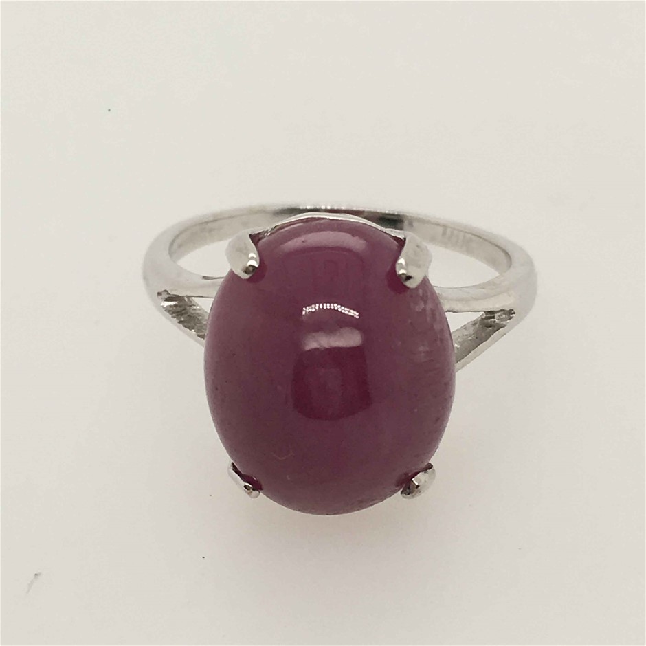 One ladies - 18ct White gold Solitaire ring