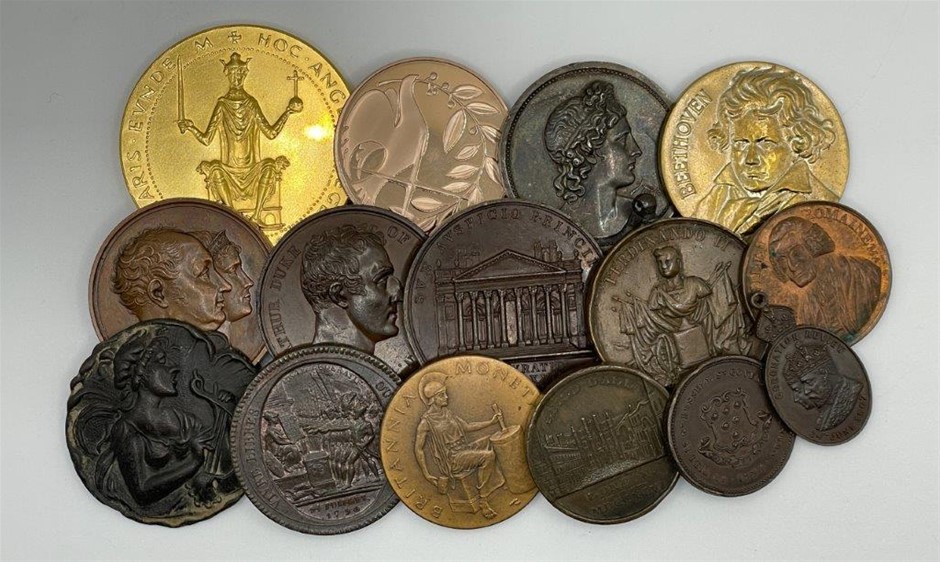 Approx. 15 x Asstd World Service, Commemorative & Educational Medals