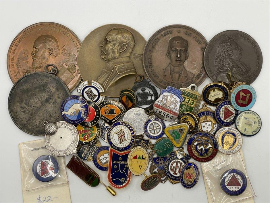 Approx. 41 x Asstd world Commemorative medals, badges and pins