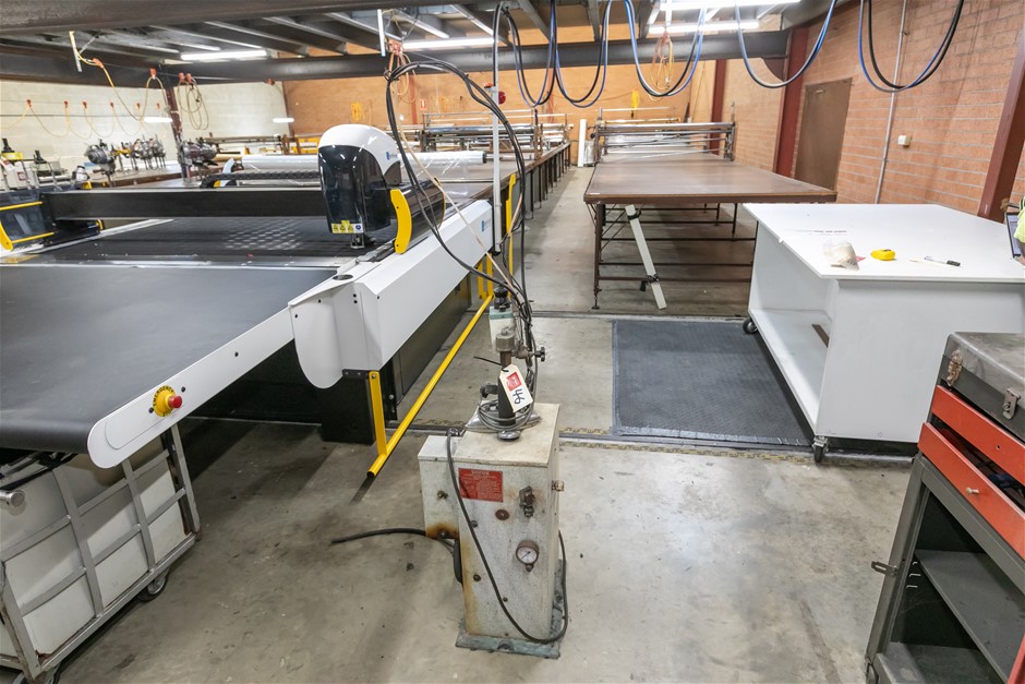 Simons 49360 Industrial Steam Iron