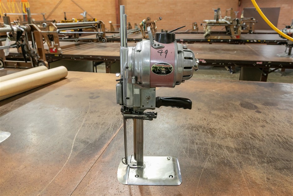 Lighting Powermatic Type 10 Straight Knife Fabric Cutting Machine