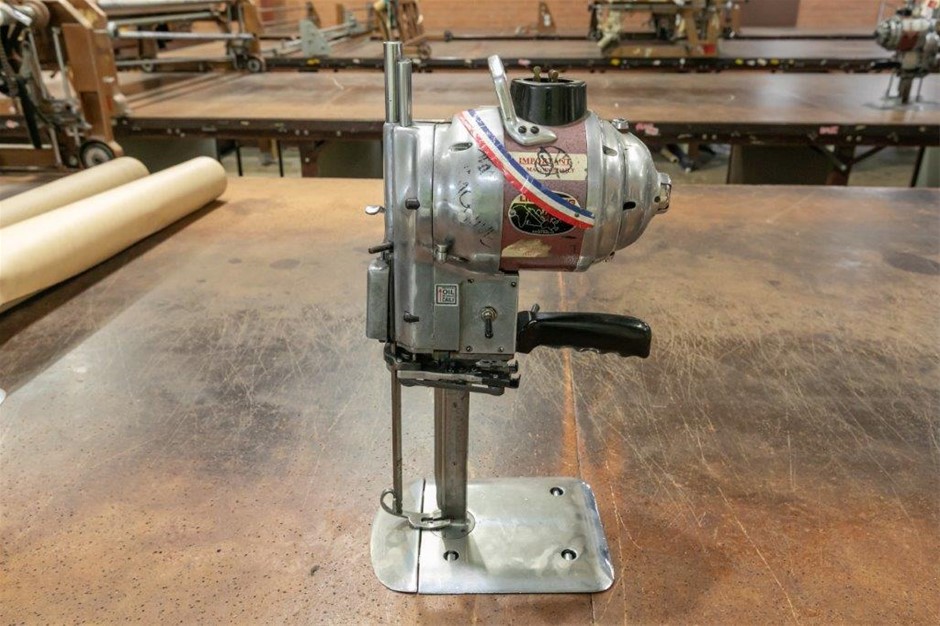 Lighting Powermatic Type 8 Straight Knife Fabric Cutting Machine