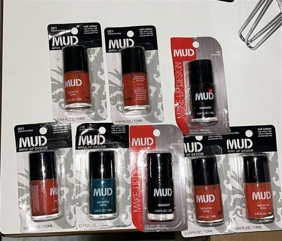 8x MUD Nail Polish (Assorted Colours)