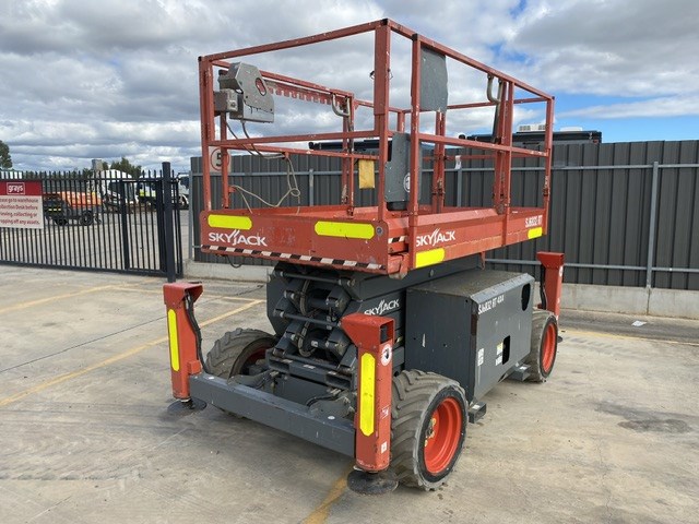 2016 Skyjack SJ6832RT Scissor Lift