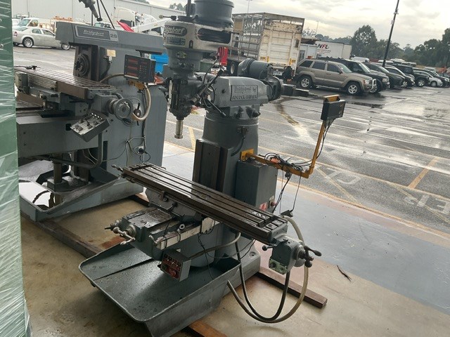 <p>Bridgeport 3 phase Milling Machine</p>