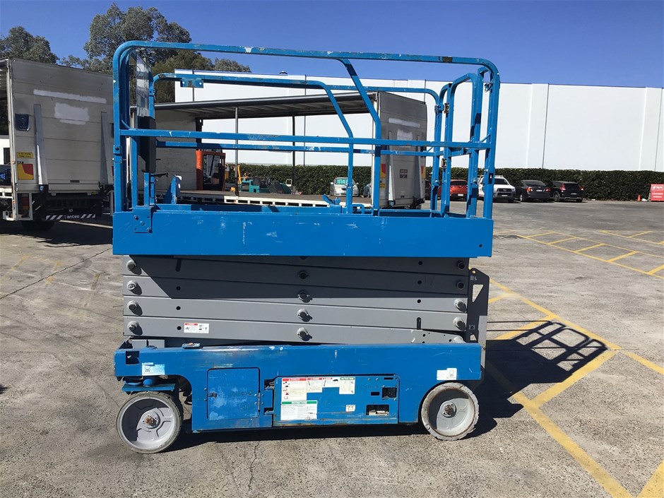 <p>2018 Genie GS3248 Scissor Lift</p>