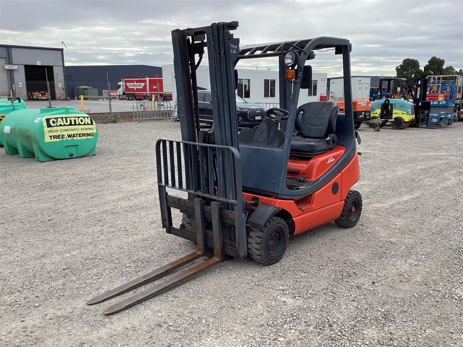 Counterbalance Forklifts & Ride on Scubber- Vic