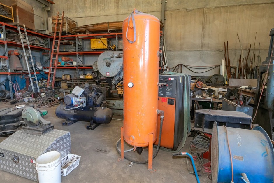 1996 CHAMPION COMPRESSORS CSC22 Air Compressor & Receiving Tank