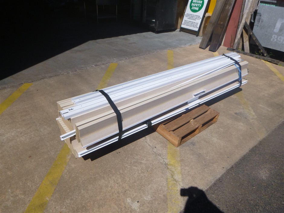 <p>Commercial Folding Door</p>
