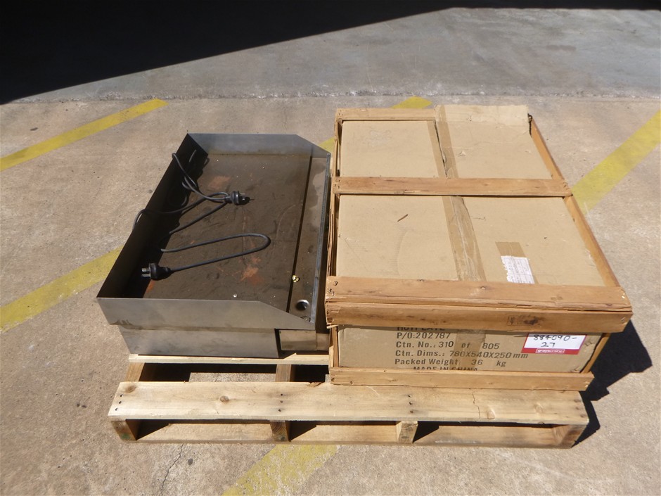 <p>Electric Griddle and Unused Hotplate</p>