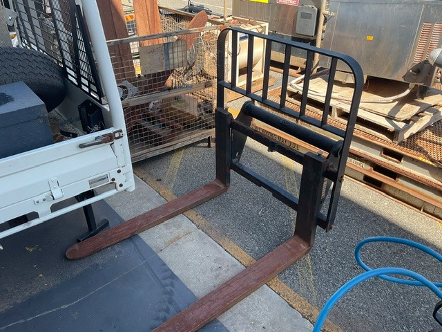 <p>Manitou Forklift Tynes and Frame</p>