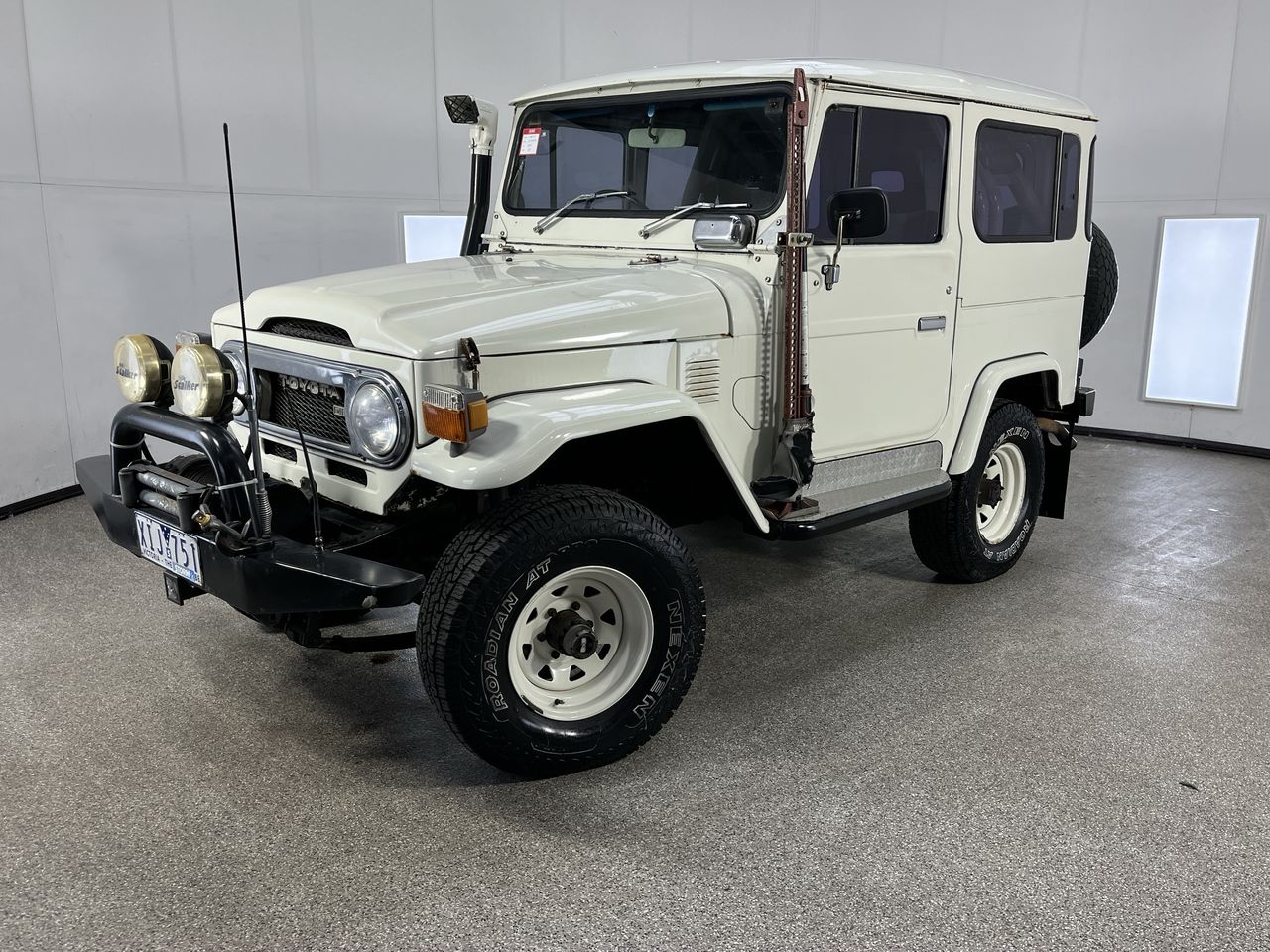 1981 Toyota Land Cruiser Manual 4x4 (3.4 DIESEL)