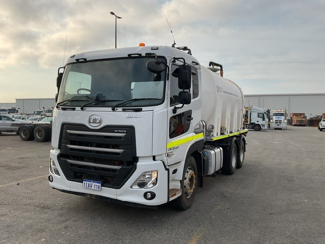 2022 UD Quon 6 x 4 Water Truck