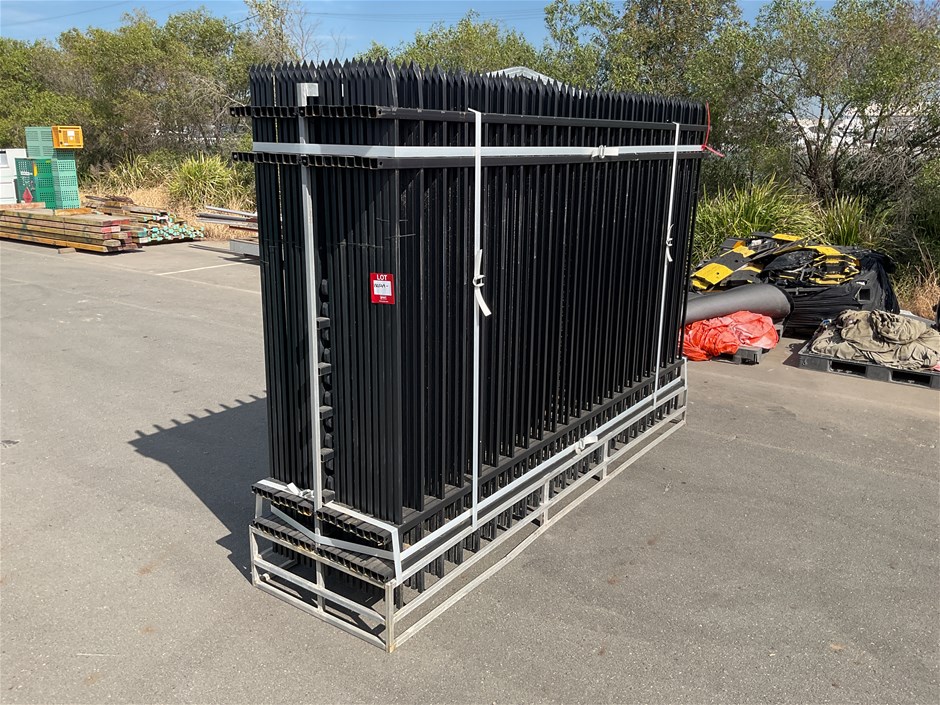 <p>Qty of Fence Panels and Posts</p>