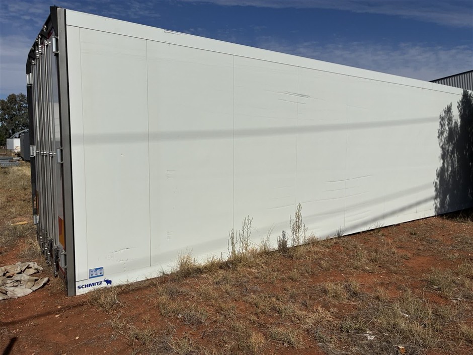 <B>Schmitz Refrigerated Truck Body (44 Ft)</B>