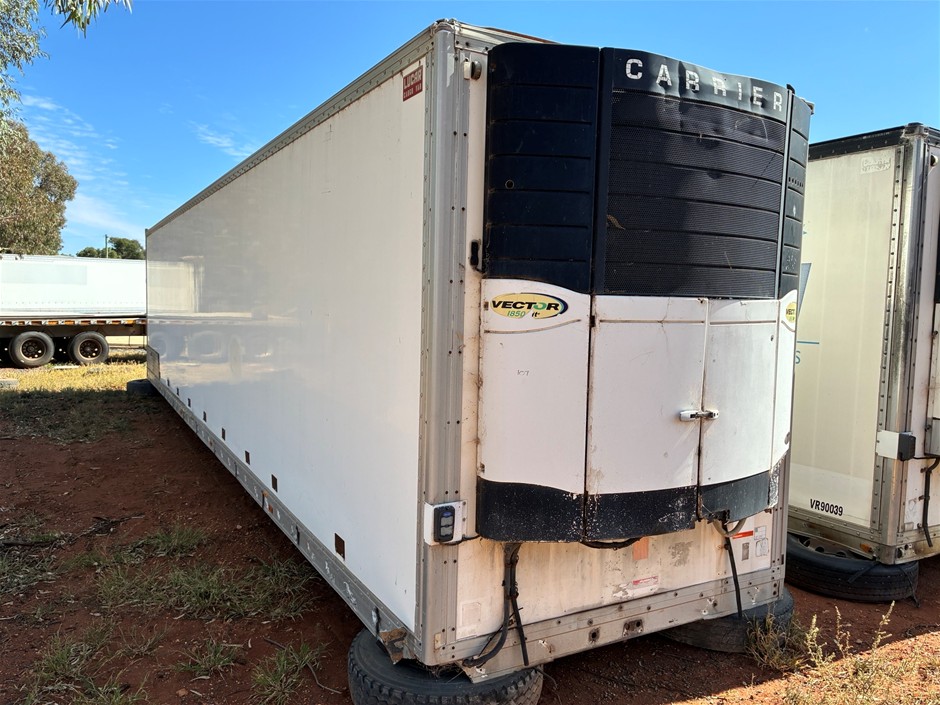 <B>Lucar cargo van Refrigerated Truck Body (44 Ft)</B>