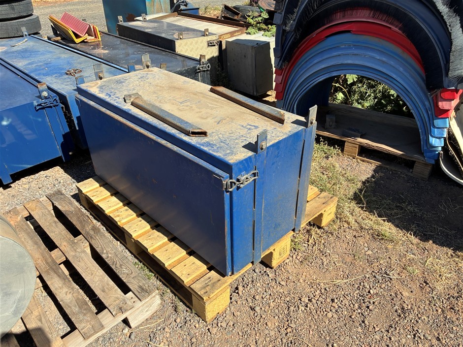 Truck Fuel Tank And Toolbox