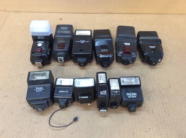 Canon/Nikon Mixed Brand and Model Electronic Camera Flashes (Lot of 12)