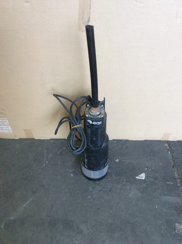 Clay Tech Divertron 1200 Submersible Pump