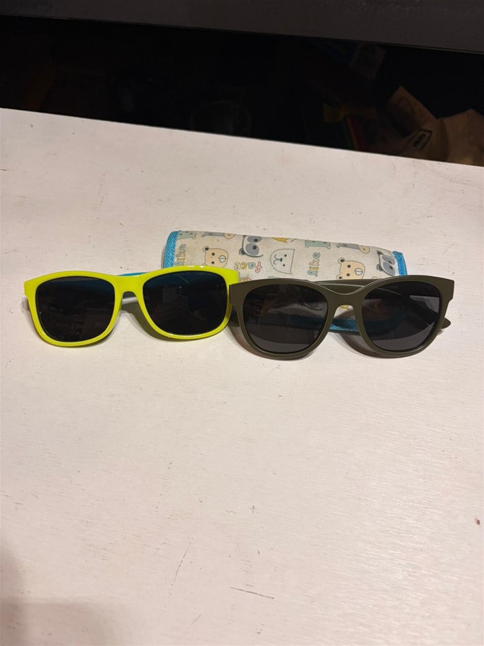 2x Kids Sunglasses