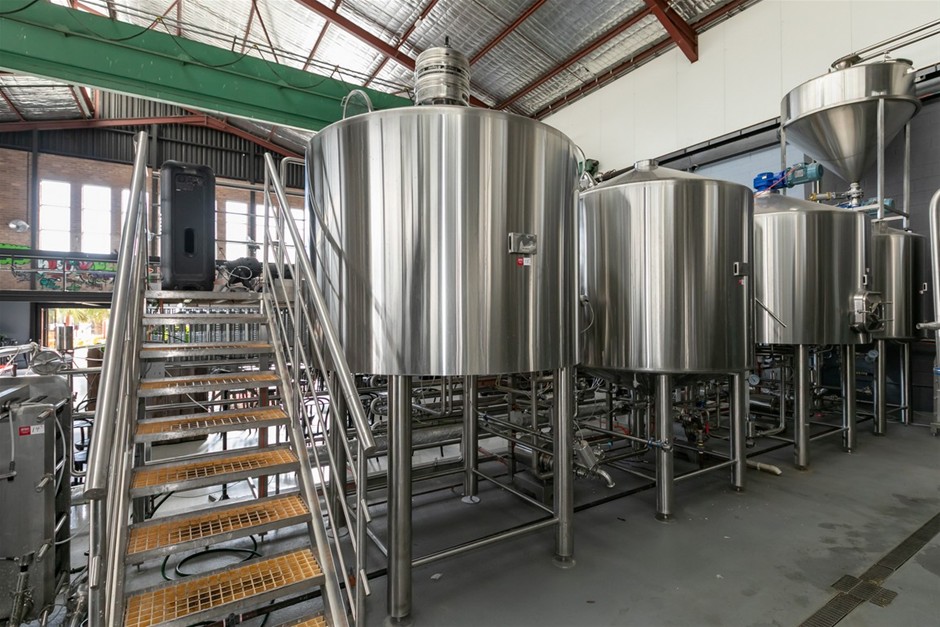 2022 Brewtique Free Standing Whirlpool Tank